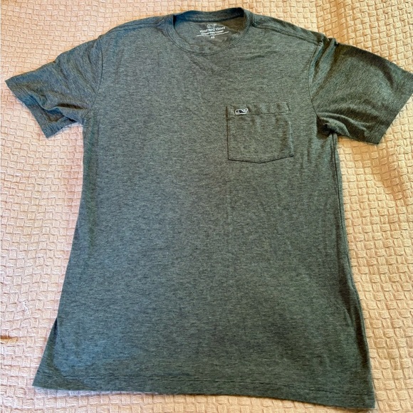 Vineyard Vine’s Edgartown SS Pocket T-Shirt in dark gray Men’s Size XS - Picture 1 of 5